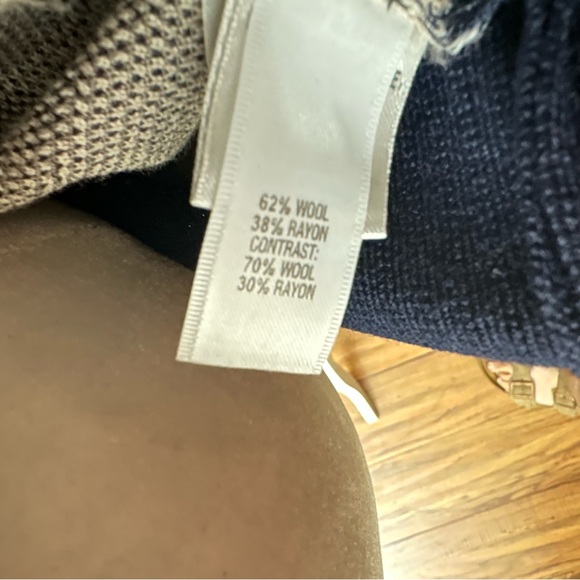 St John Mock Neck Zip up Sweater Jacket size large - Picture 4 of 9